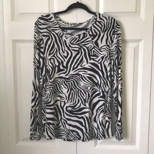 CHICO’S BLACK AND WHITE ZEBRA PRINT TOP